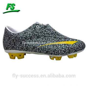 newest popular design men soccer shoes